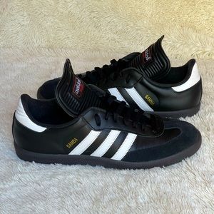 Adidas Samba Classic in Men’s 9/Women’s 10 - excellent condition